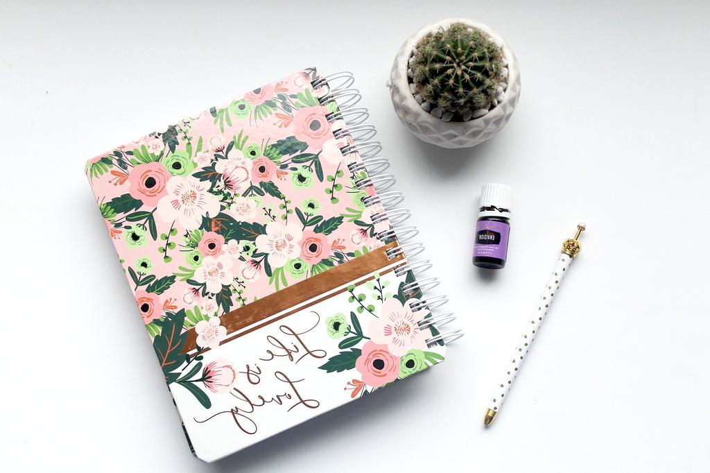 Profesjonalne wydarzenie firmowe z nowoczesną scenografią