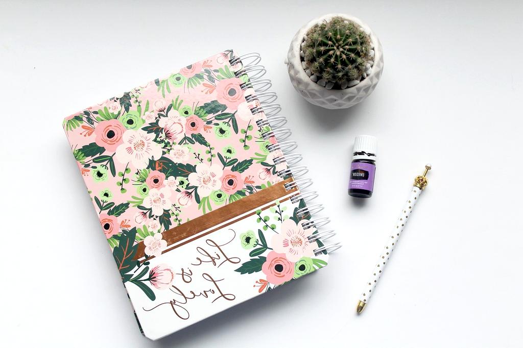 Konferencja firmowa z nowoczesną scenografią