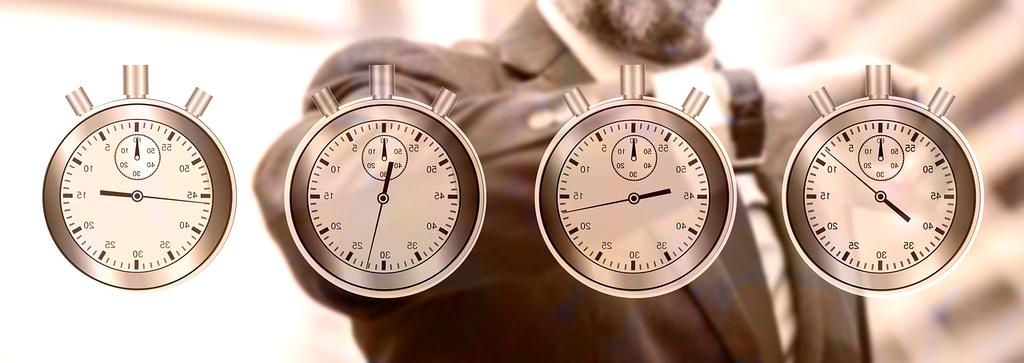 Portret Adama Zielińskiego, specjalisty ds. muzyki i oprawy